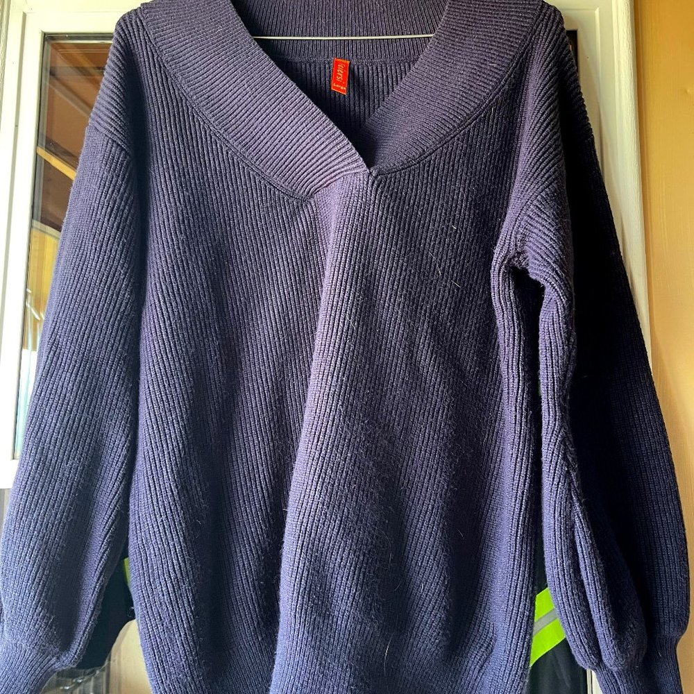Feiersi Navy Blue Sweater